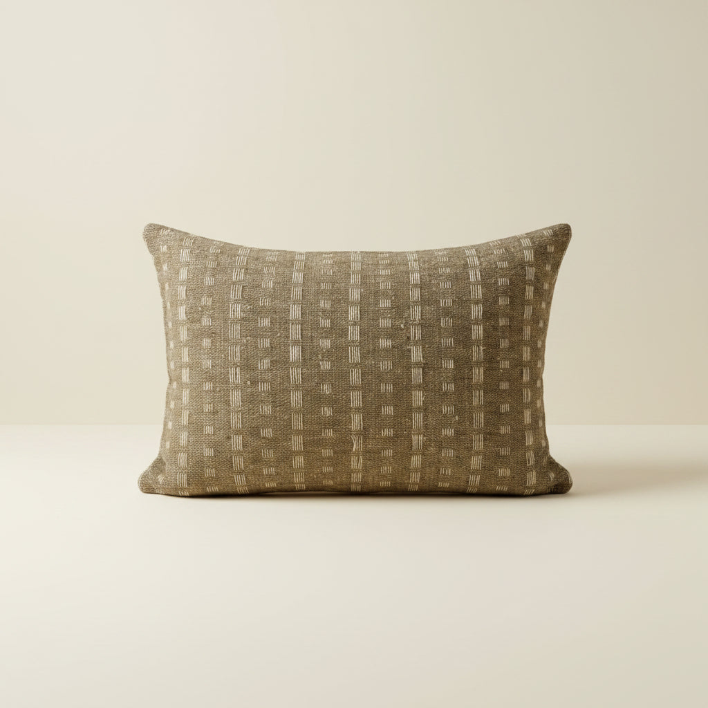 cushion: ADELINE2. SILK CROSS WEAVE. NATURAL THREAD. 60X40CM