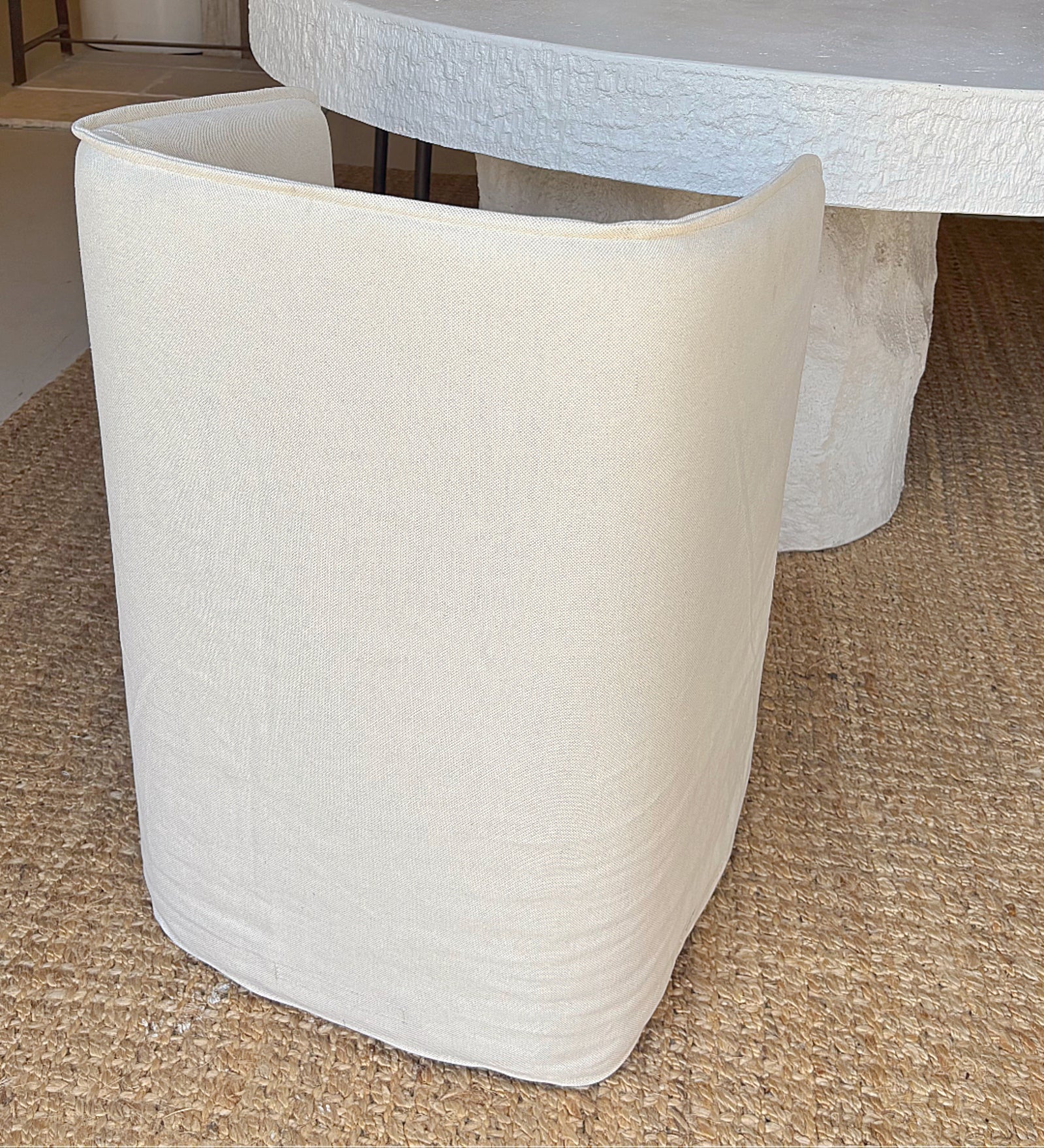 Dining Table: Granito, round GRC Stone Dining Table