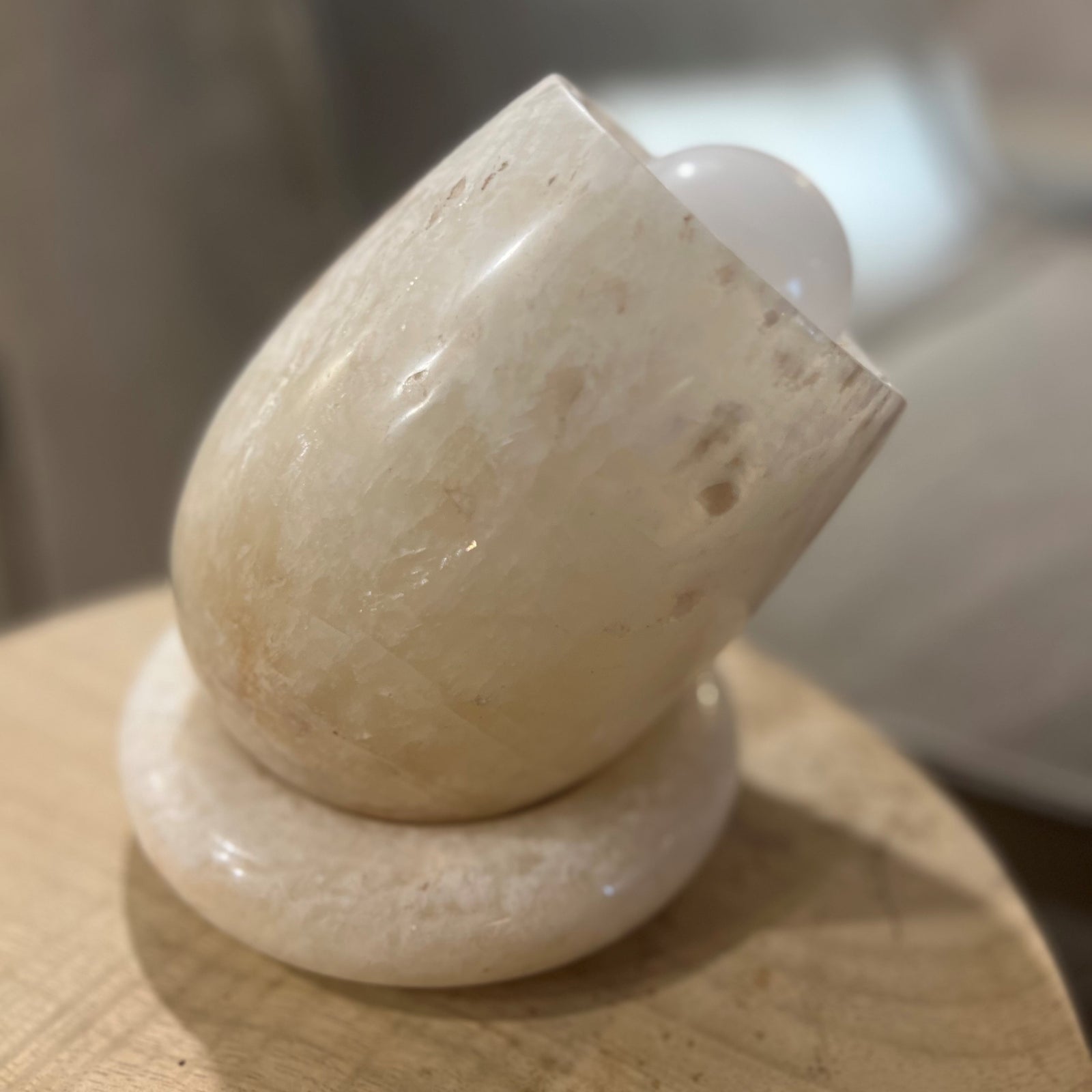 Pemba : Onyx Table Lamp