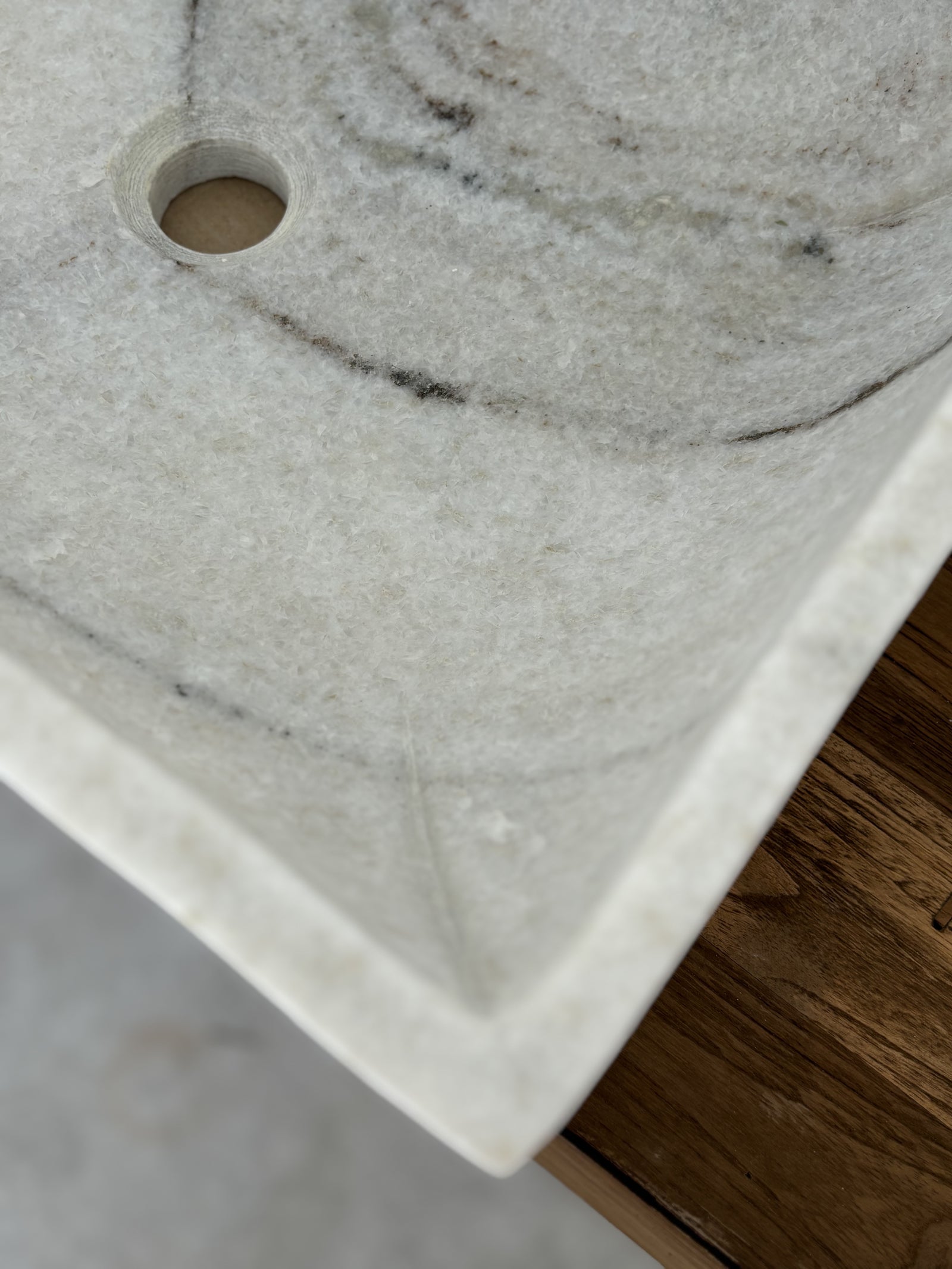 Ela : Rectangle Basin, White Marble