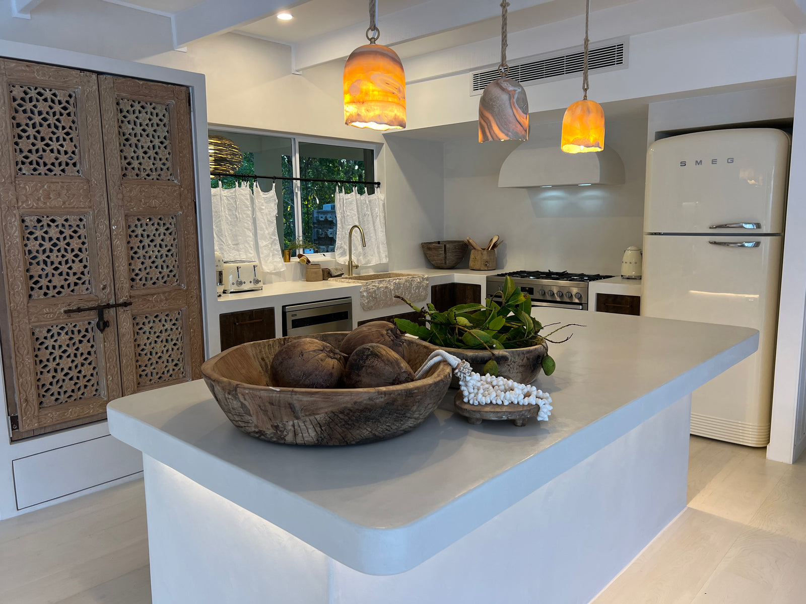 Alina : Onyx Pendant Light