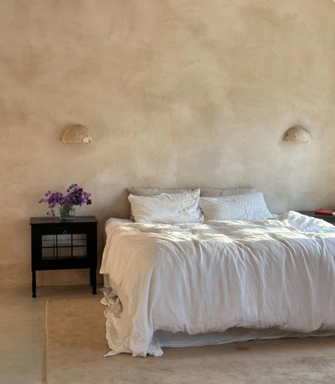 Jumbani : Onyx Wall Sconce.