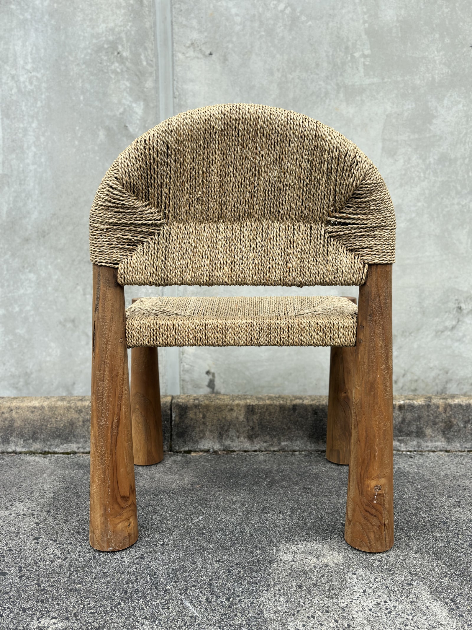 Mendong : Seagrass & Teak dining chair