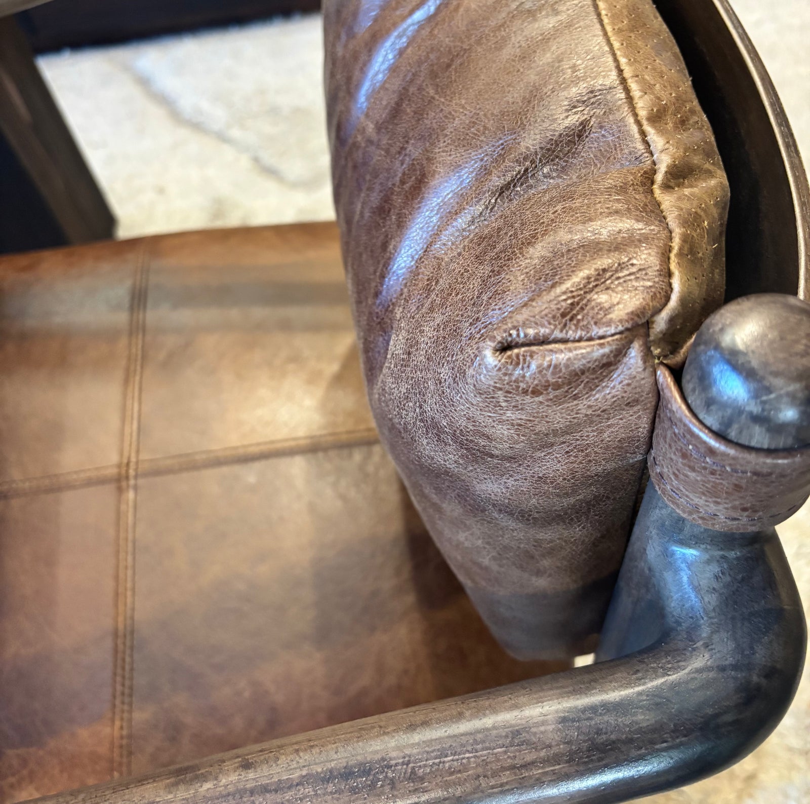 Buono : Tan Leather, Brown Rounded Wood Frame 65cm seat height Barstool