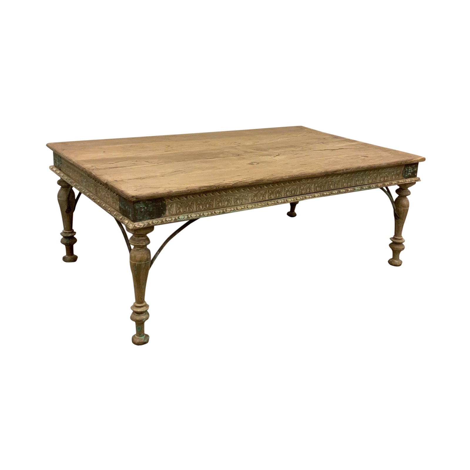 Manil : Carved Leg Dining Table