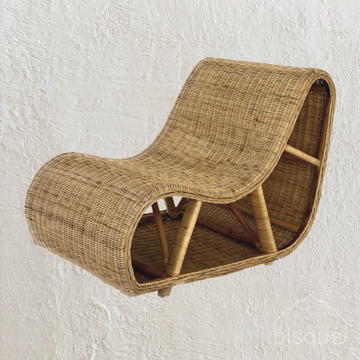 Dawit : Rattan Slug Chair