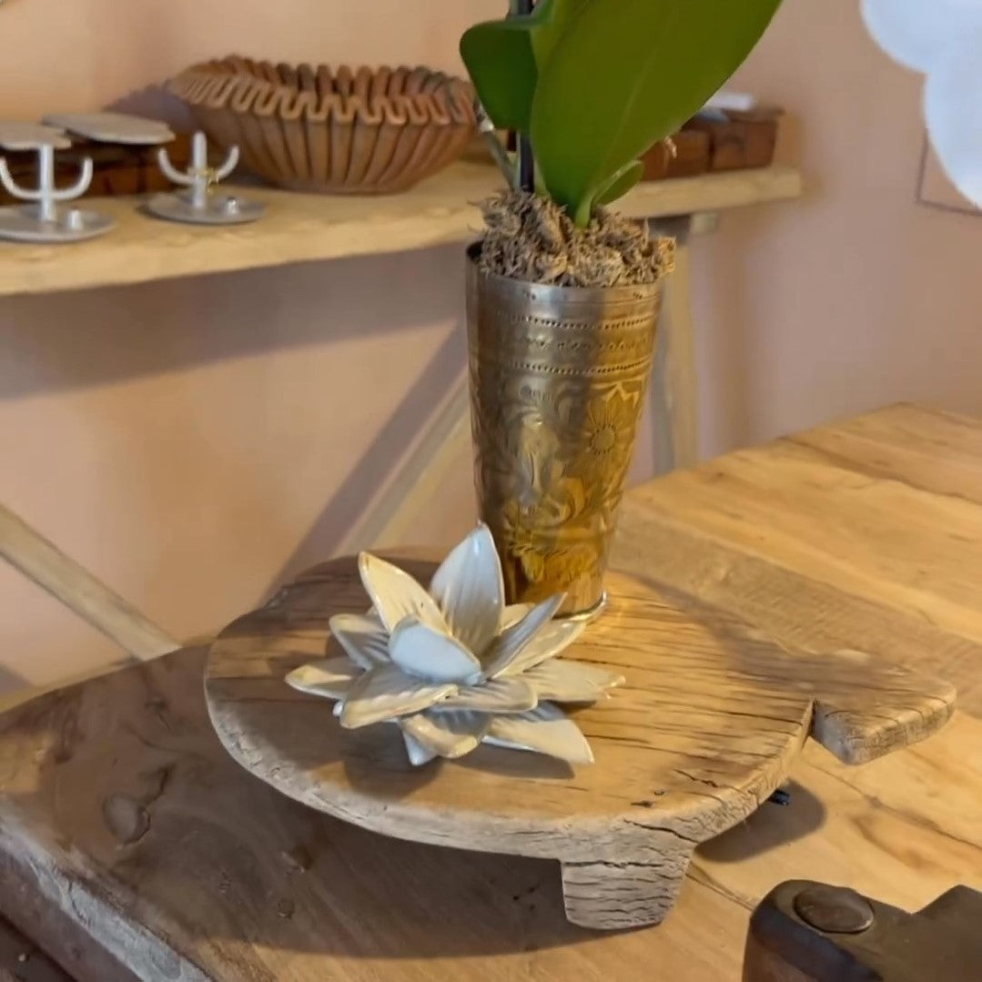 Merana : Ceramic Lotus Incence Holder