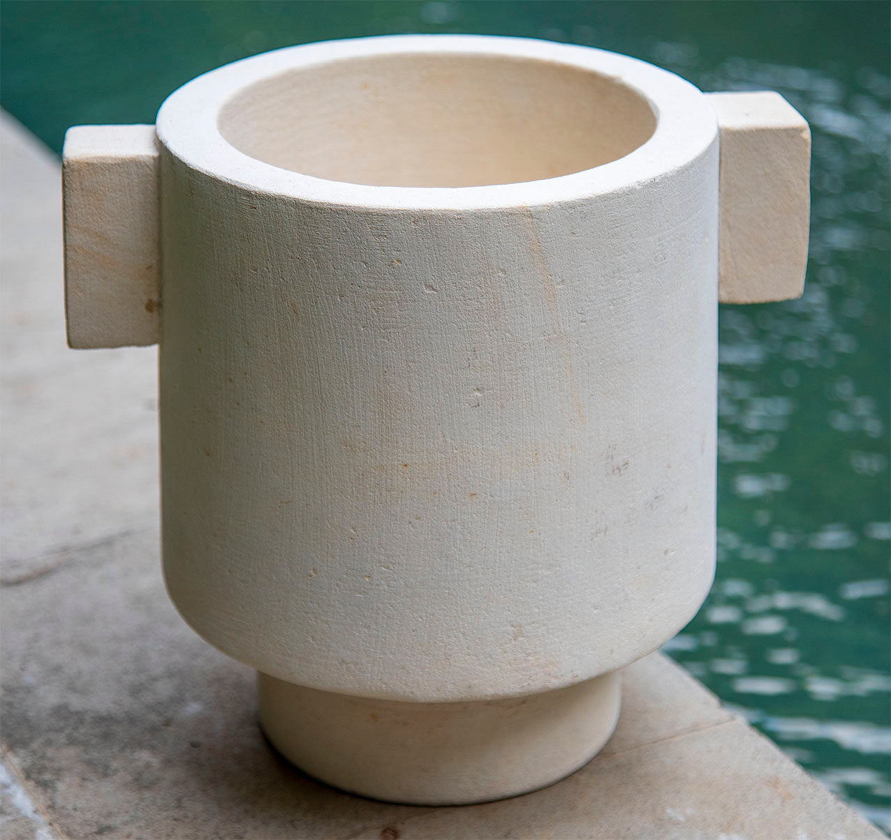 Thema : Limestone Vase