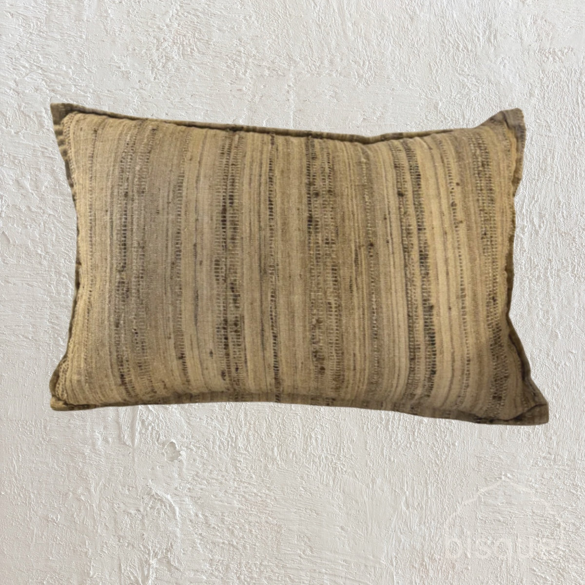 LORELEI2. THREADED SILK WEAVE. BROWN AND NATURAL.60 X 40 CM CUSHIONS.