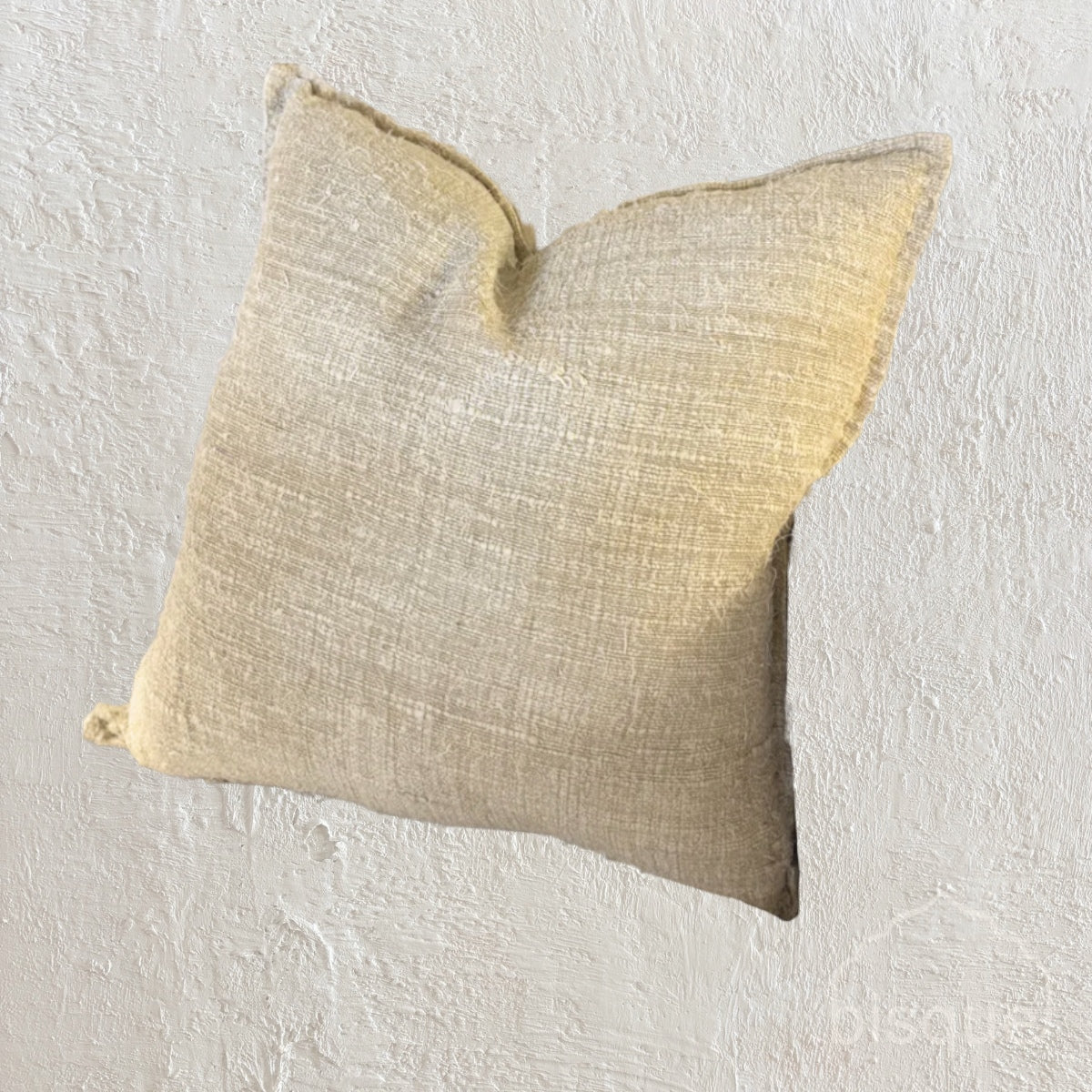 LINA. NATURAL SILK SKIN. CREAM. 60 X 60CM CUSHIONS.