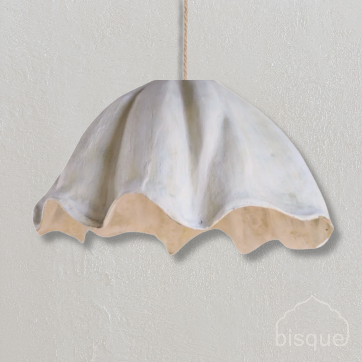 Ariana : Resin flower pendant