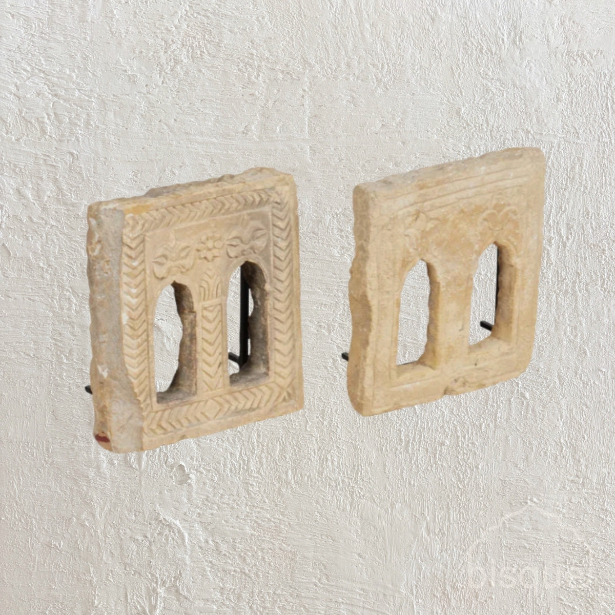 Mewan. Stone Candle Stand (White &amp; Natural)