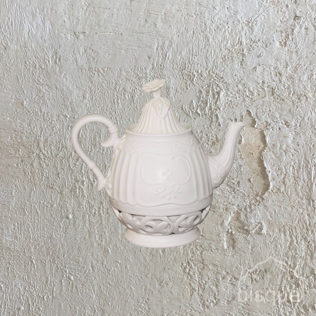 Daisy : Teapot, White Ceramic