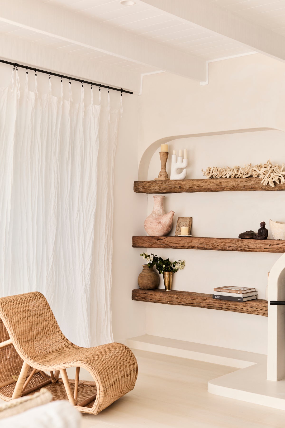 Dawit : Rattan Slug Chair