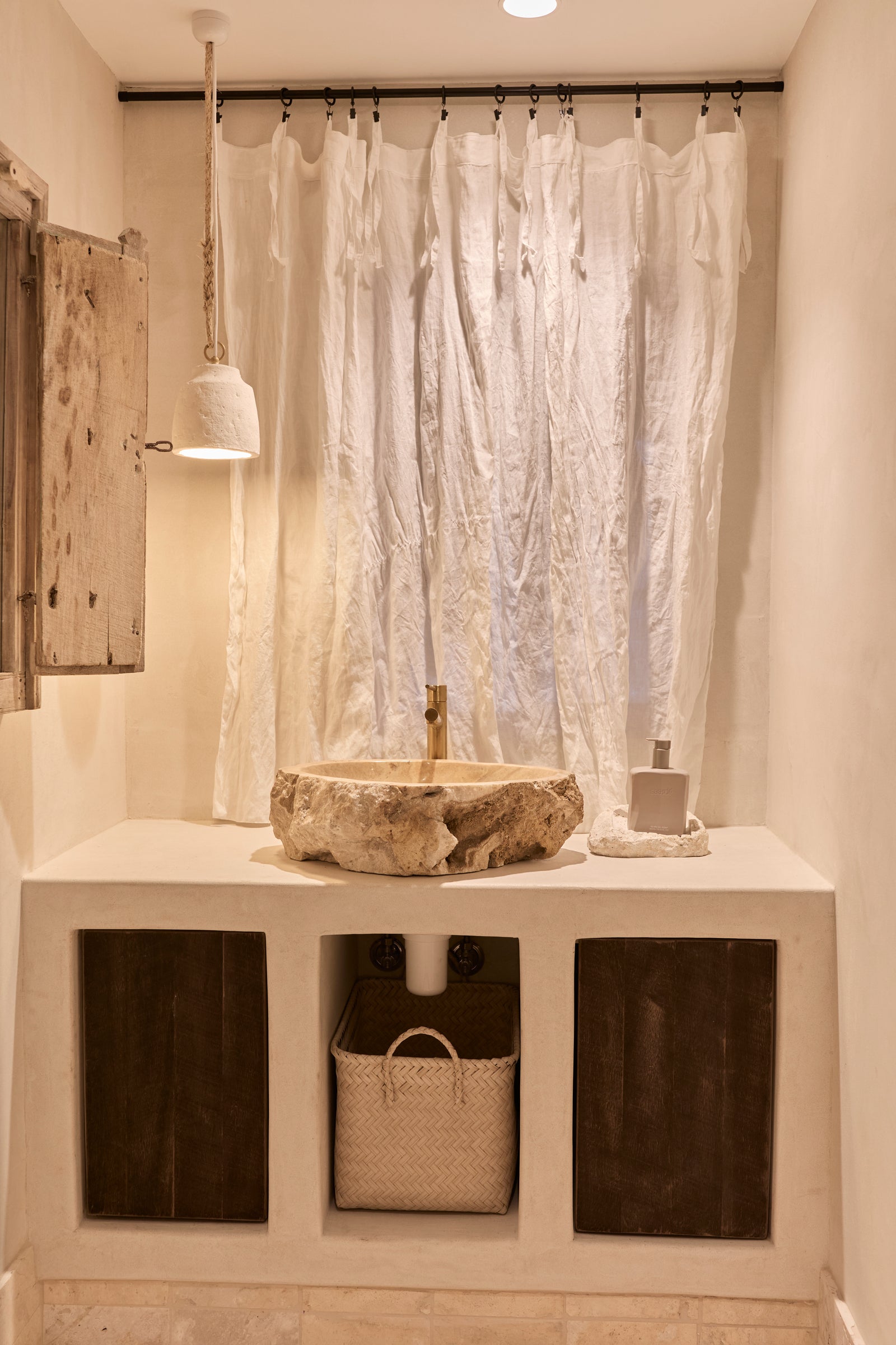 Yani : GRC Pendant Light