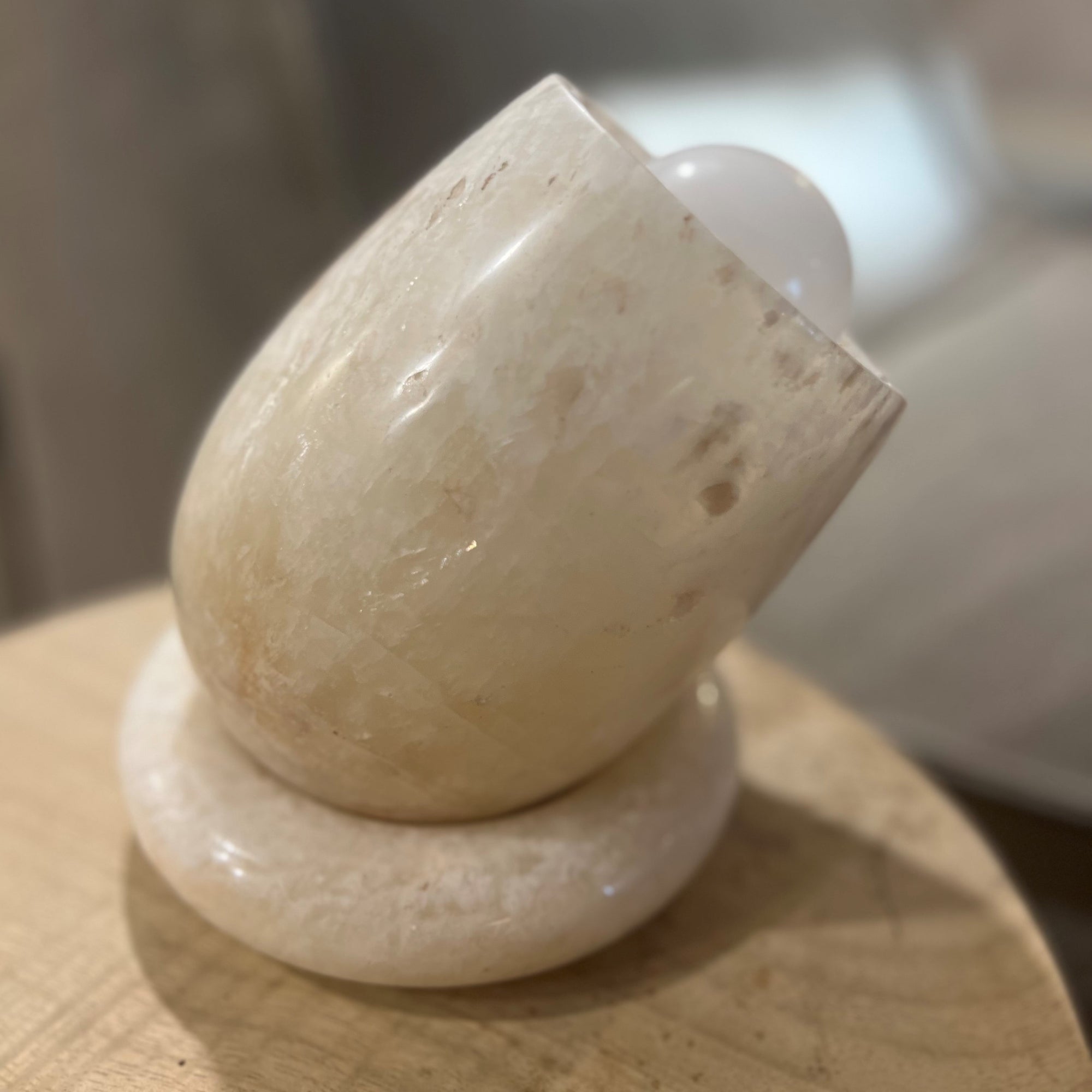 Pemba : Onyx Table Lamp