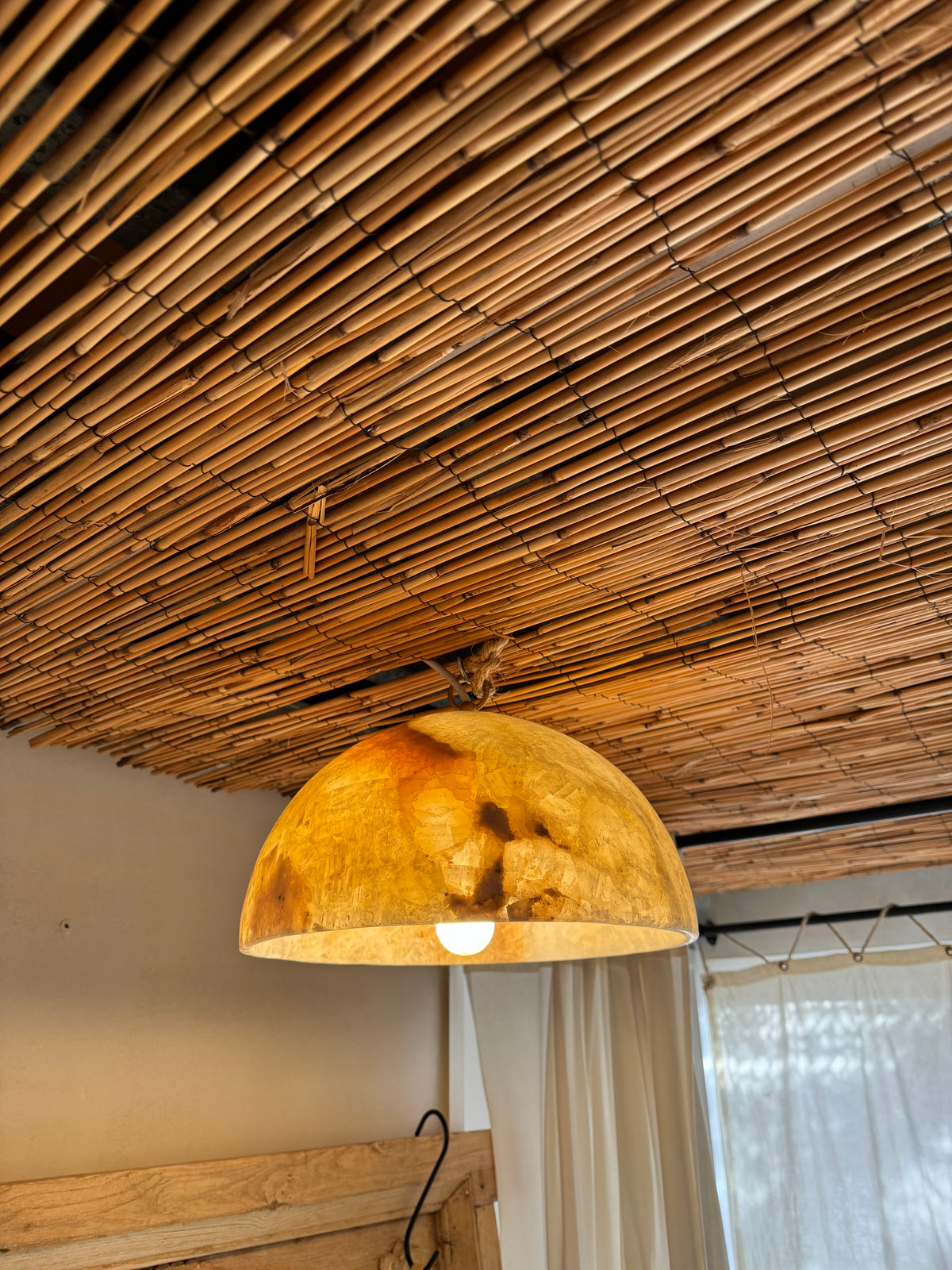 Shumba : Onyx polished pendant lamp