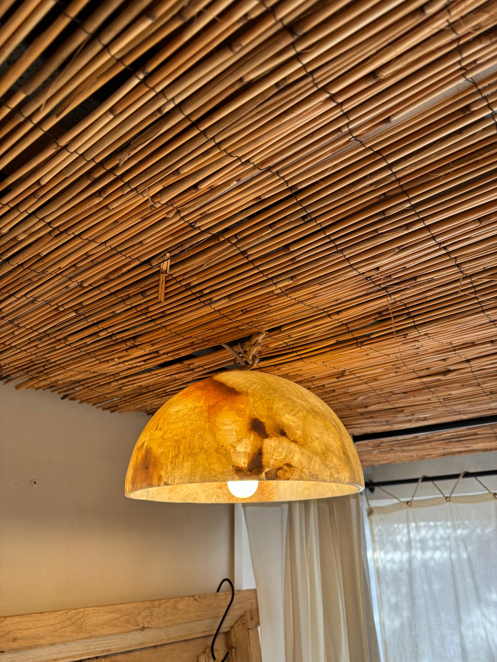 Shumba : Onyx polished pendant lamp