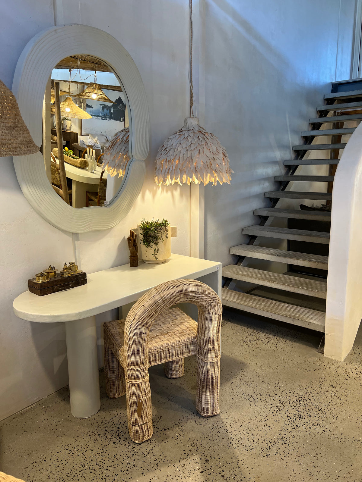 Cheeto : Writing Desk