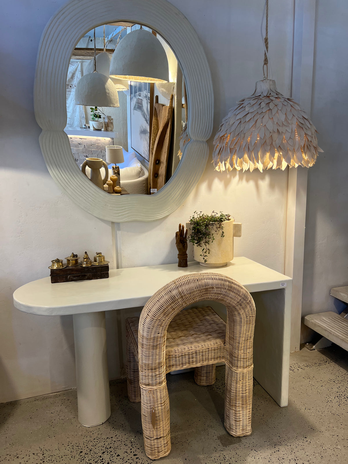 Cheeto : Writing Desk