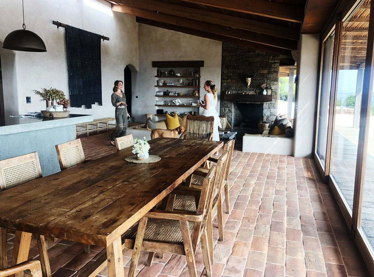 William : Classic Farmhouse Table