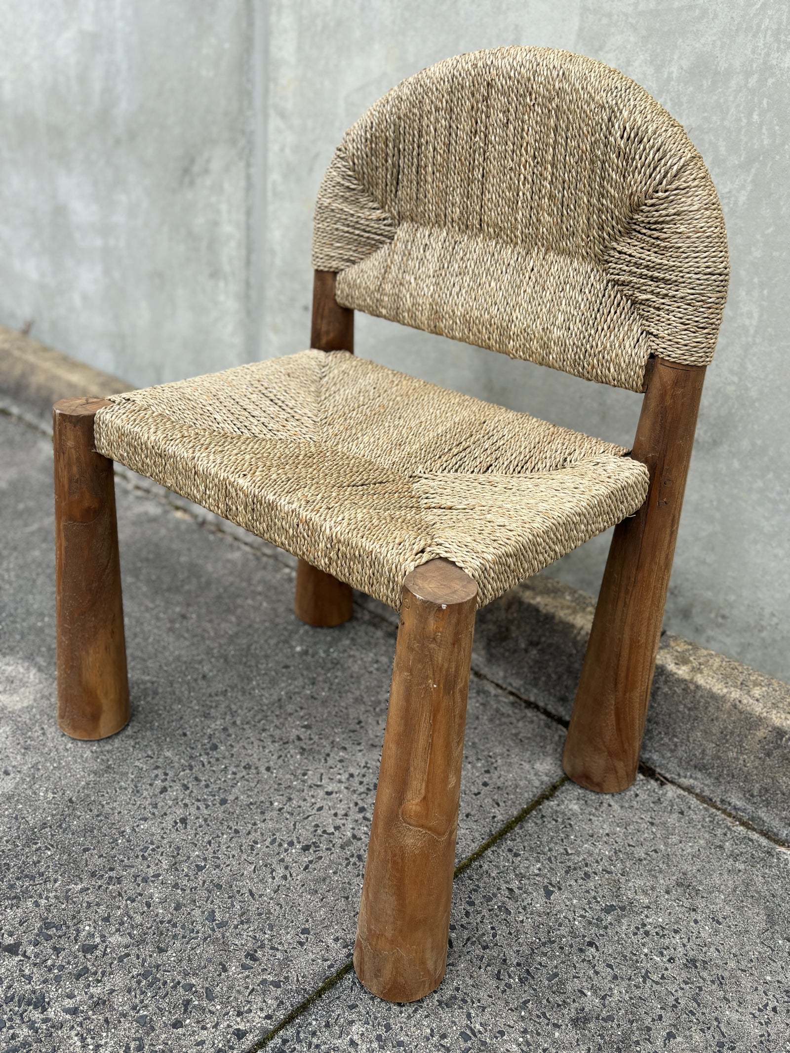 Mendong : Seagrass & Teak dining chair