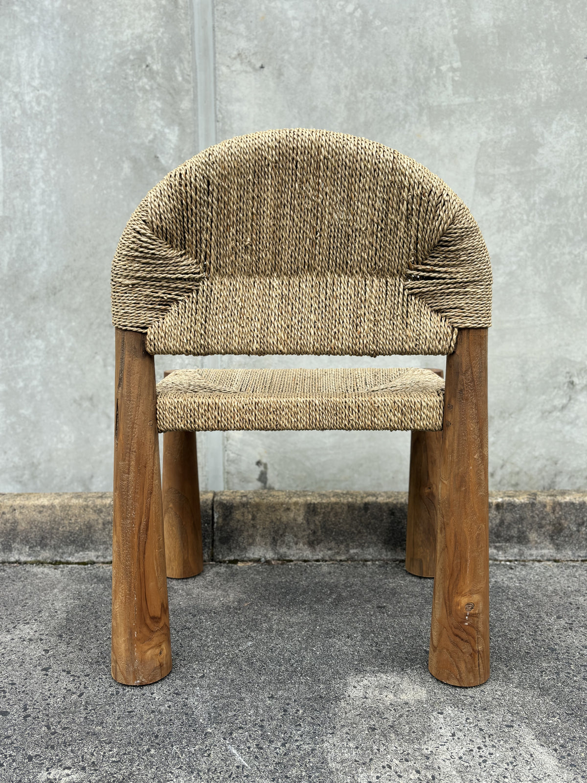 Mendong : Seagrass & Teak dining chair