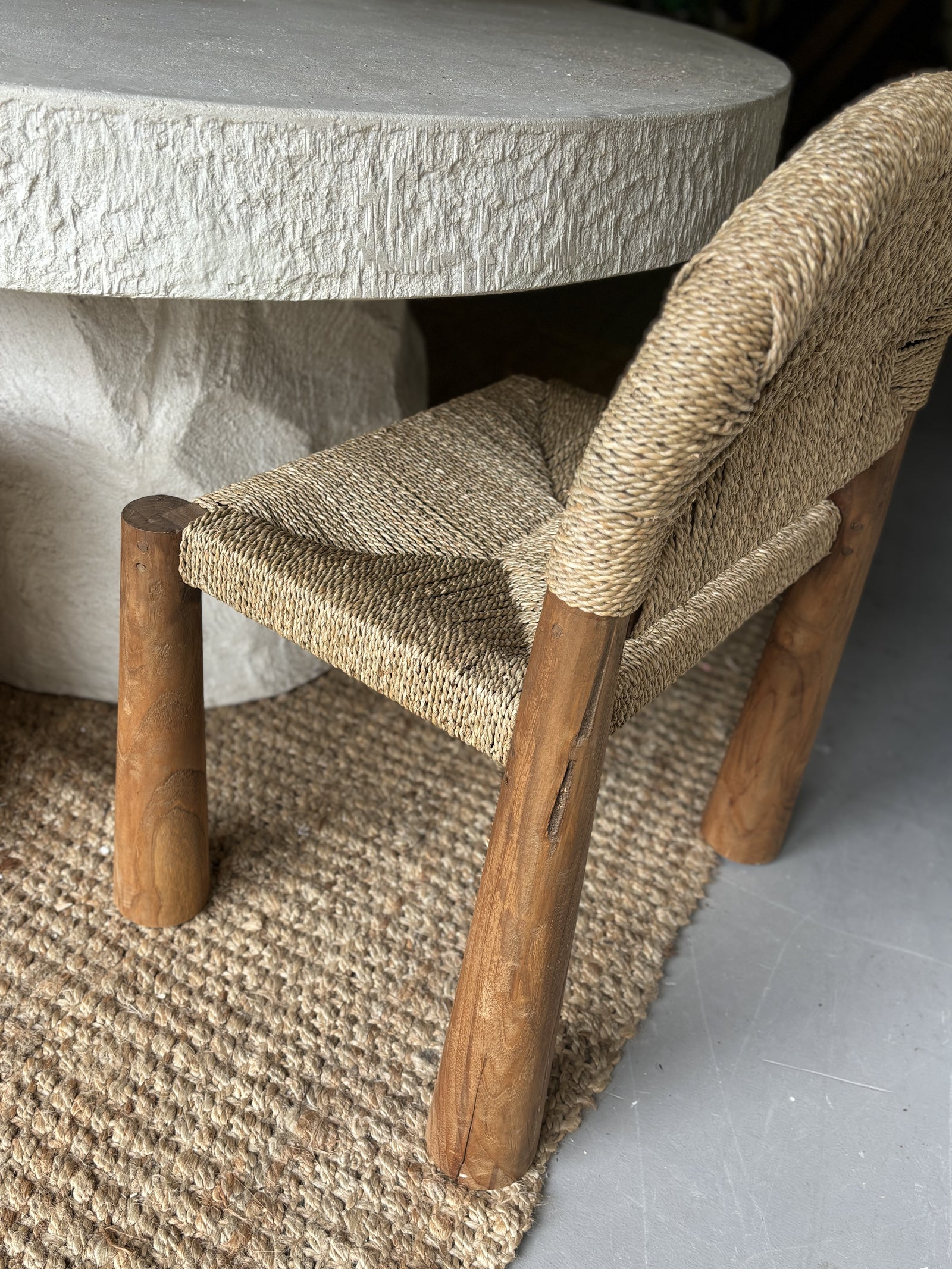 Mendong : Seagrass & Teak dining chair