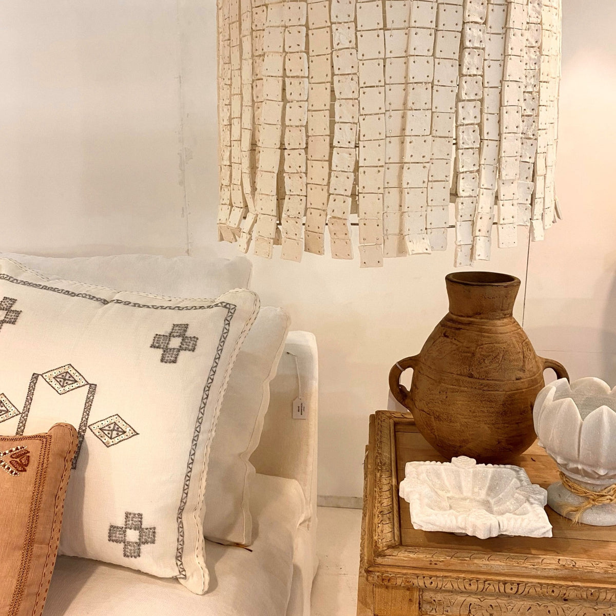 Apiyo : Jug, Double Handle