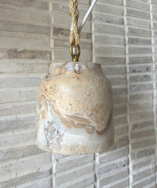 Esti  : Onyx pendant light