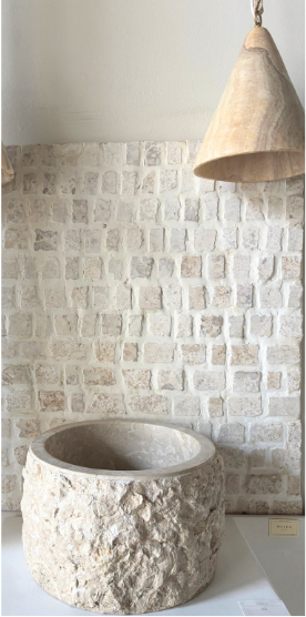 Santan : Polished Onyx cone pendant.