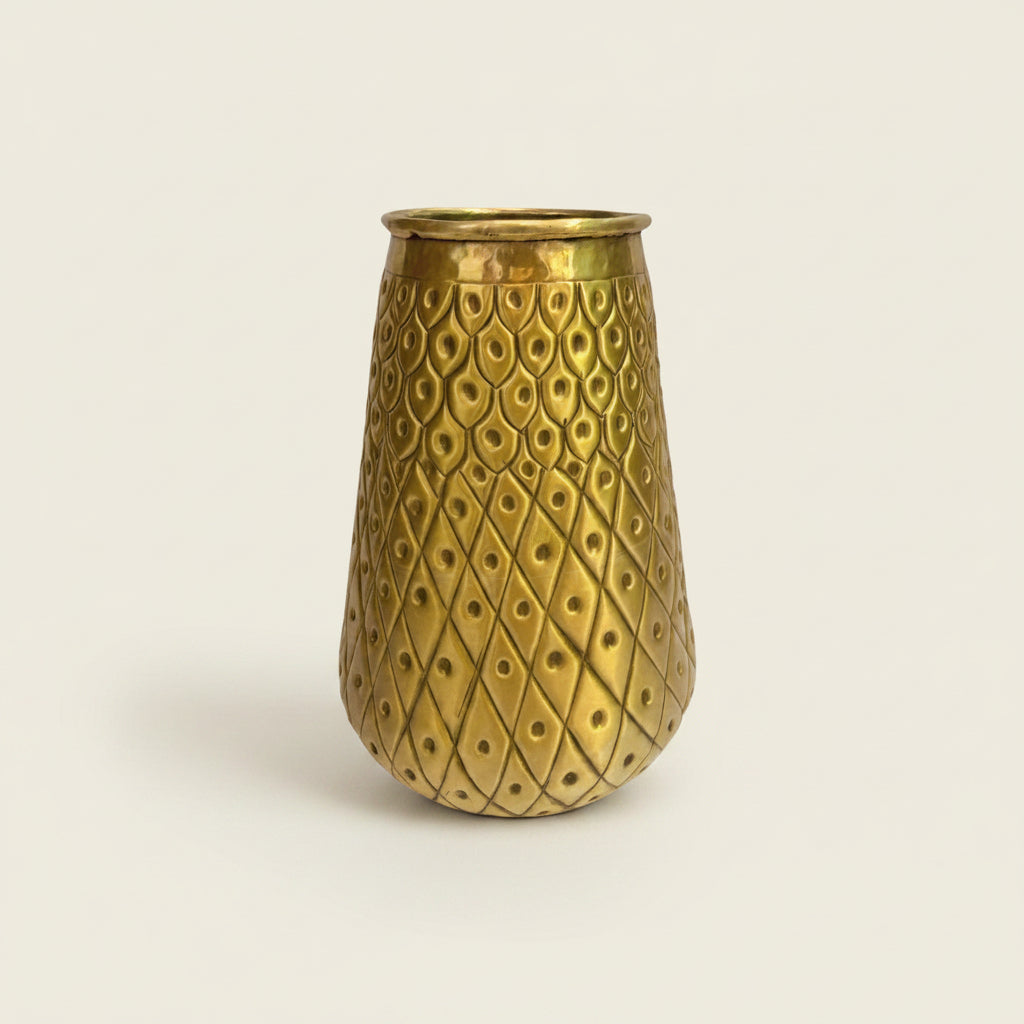 Dulah : tall brass vase