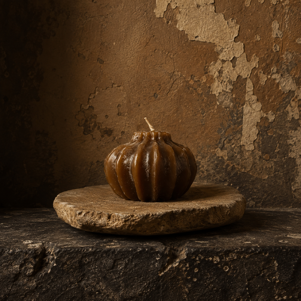 Gatimu : Small Round Ridged Candle | Beige | Tan | Black