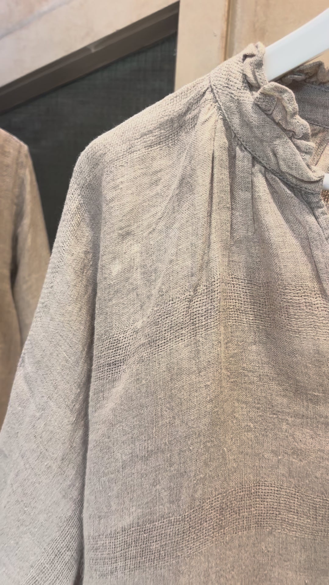 Italian Linen : Grazia : Loose Puff SleevedTop, Natural