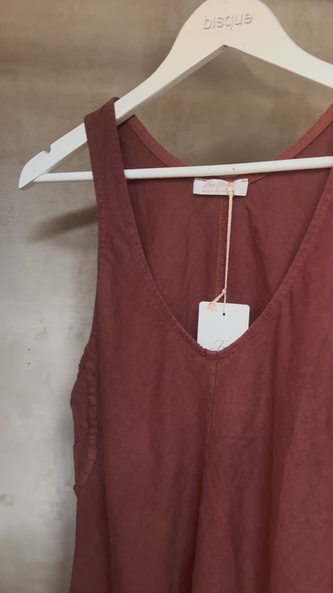 Italian Linen : Kayra : V-neck Singlet | Coco