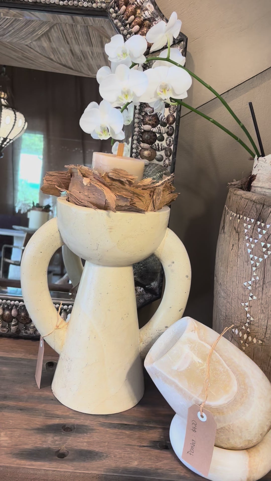 Negasi : Limestone Vase