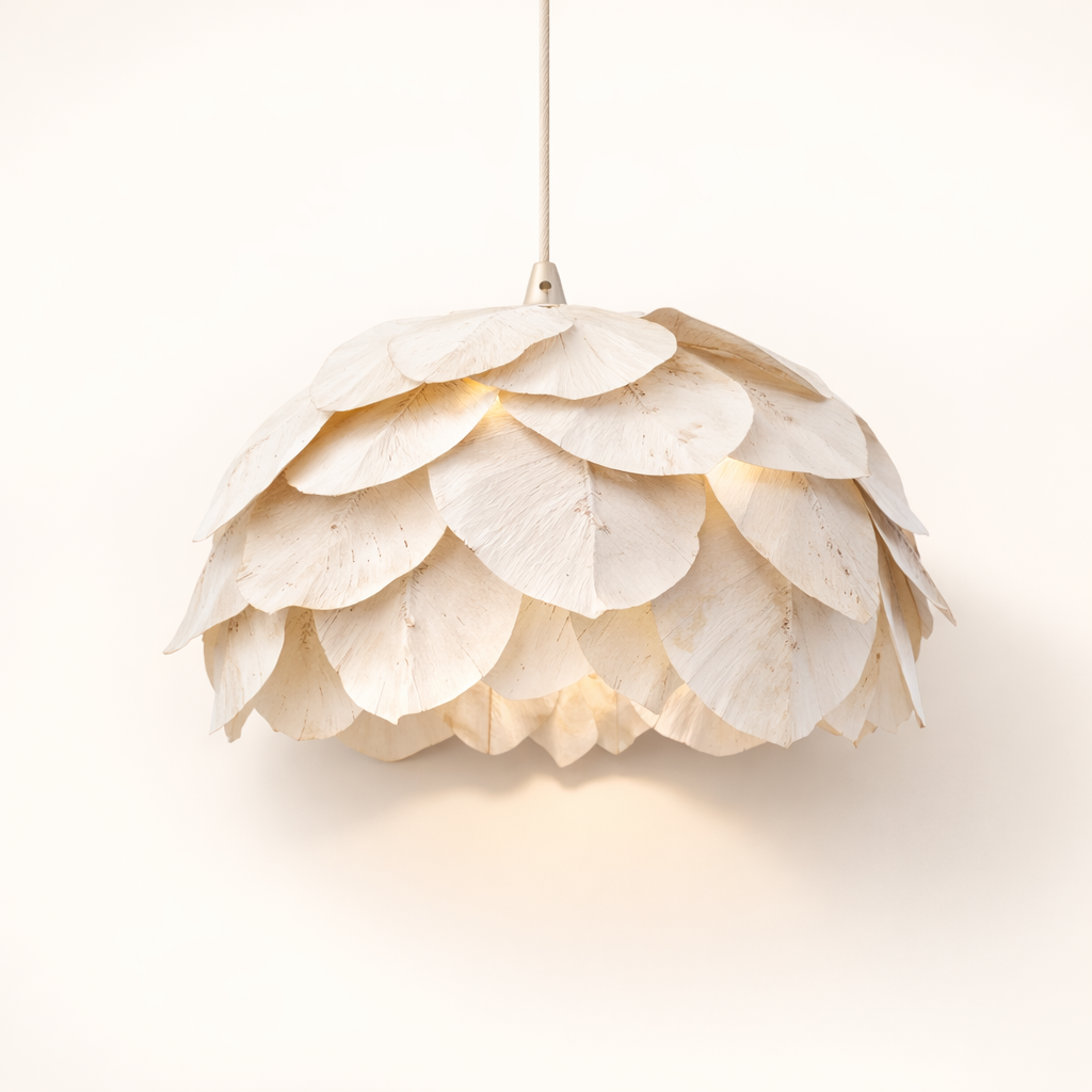 Decorative Sofia dome petal pendant light with a scalloped边缘设计 on a white background