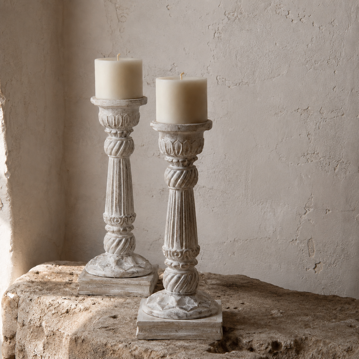 Suuti : Carved wooden candleholder