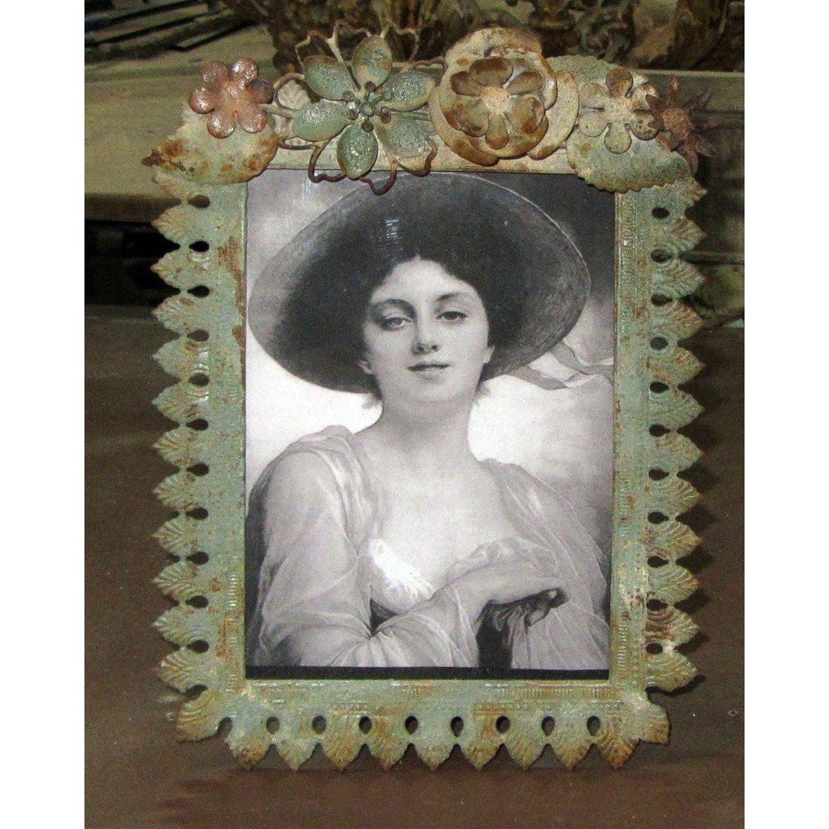 VINTAGE LOOK FRAME-Default-BisqueTraders