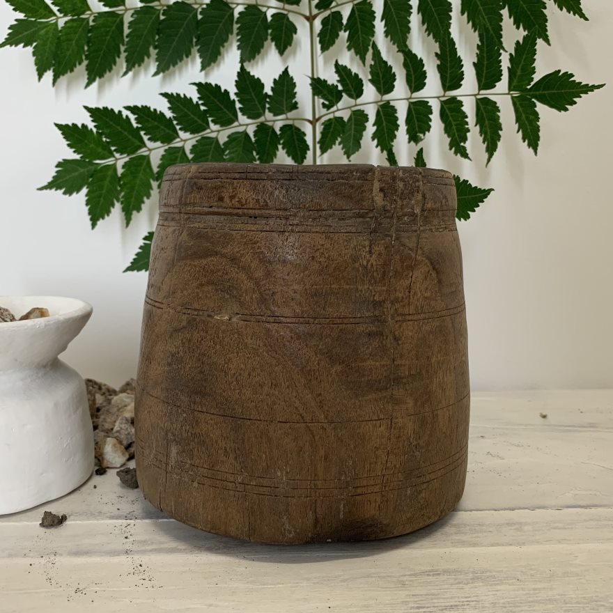 Soma : Wood Antique Pot