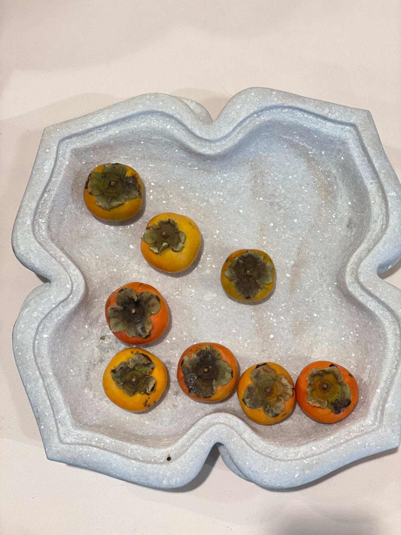 Mula : White Marble Petal Platter