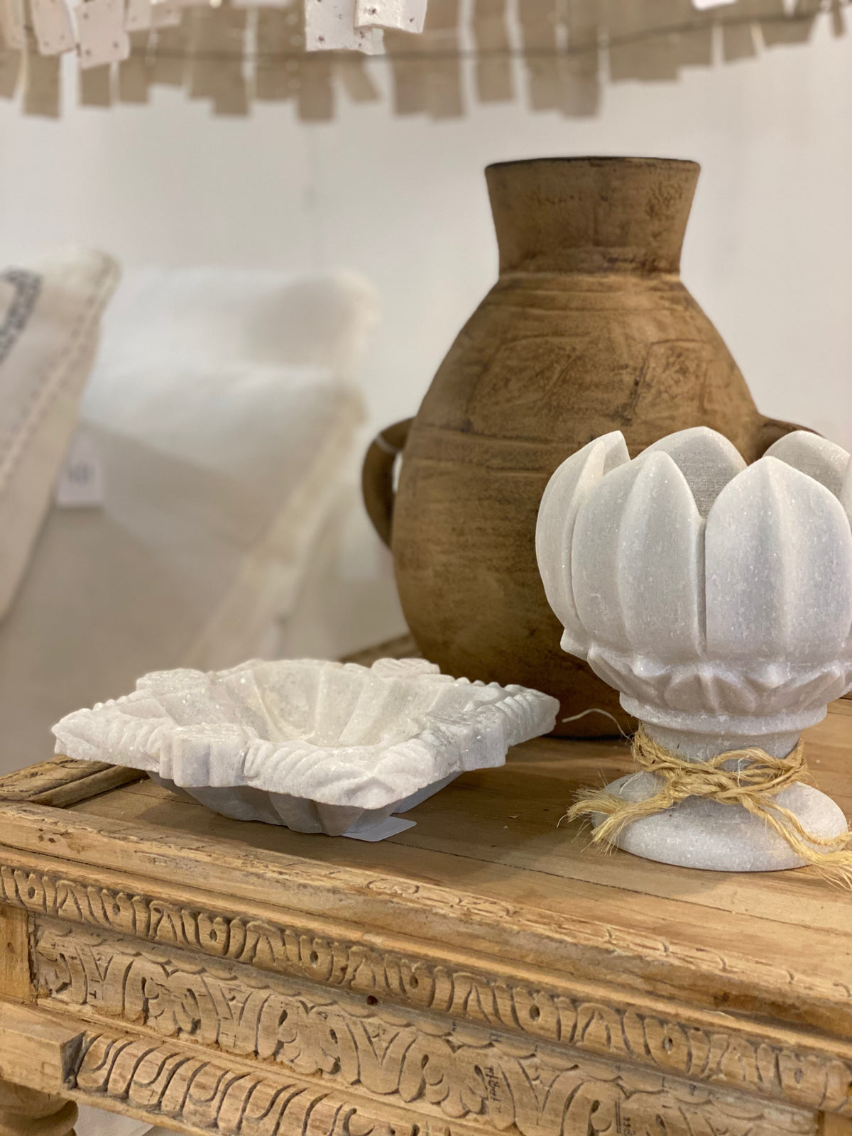 Indiana : White Marble Lotus Flower Candleholder